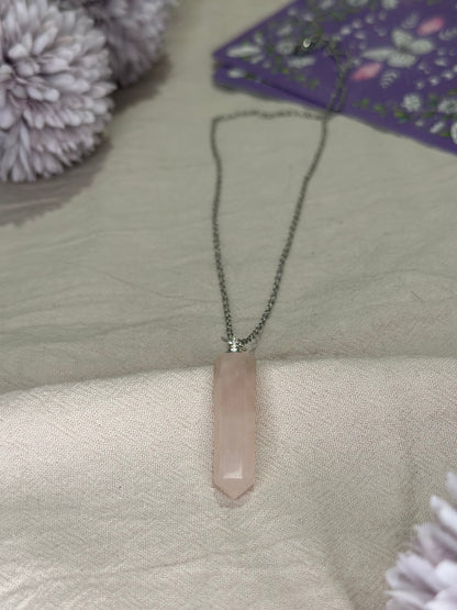 Collier Pendule Quartz Rose | Douceur & Harmonie - DENILYA