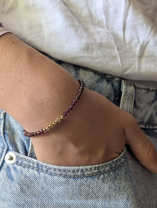 Bracelet Aléa doré Grenat | Vitalité & Passion